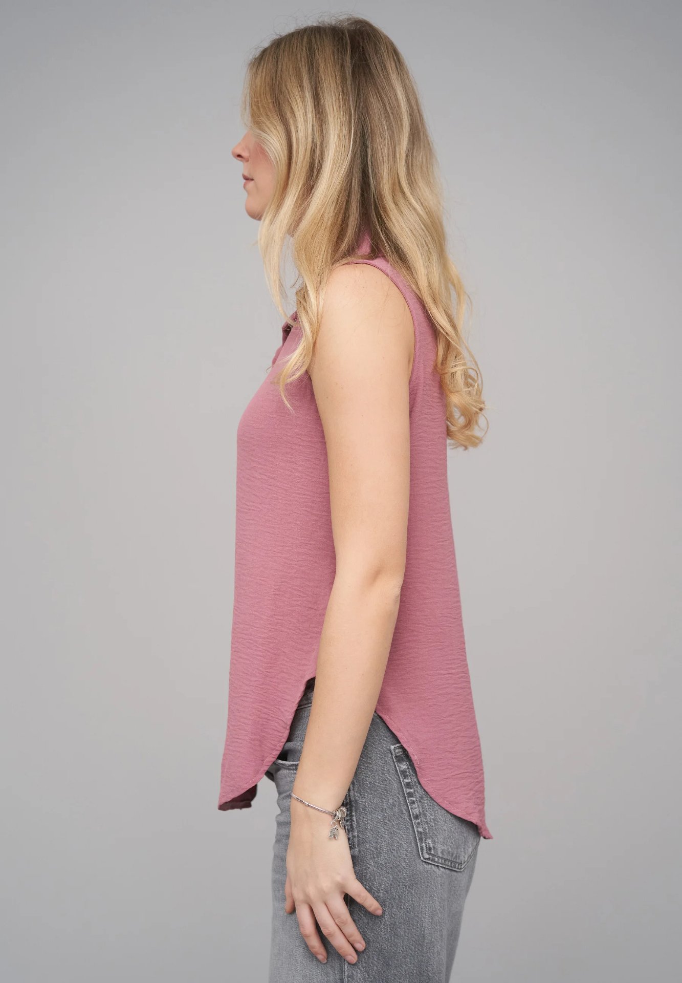 Sleeveless Button-Up Blouse - Image 14