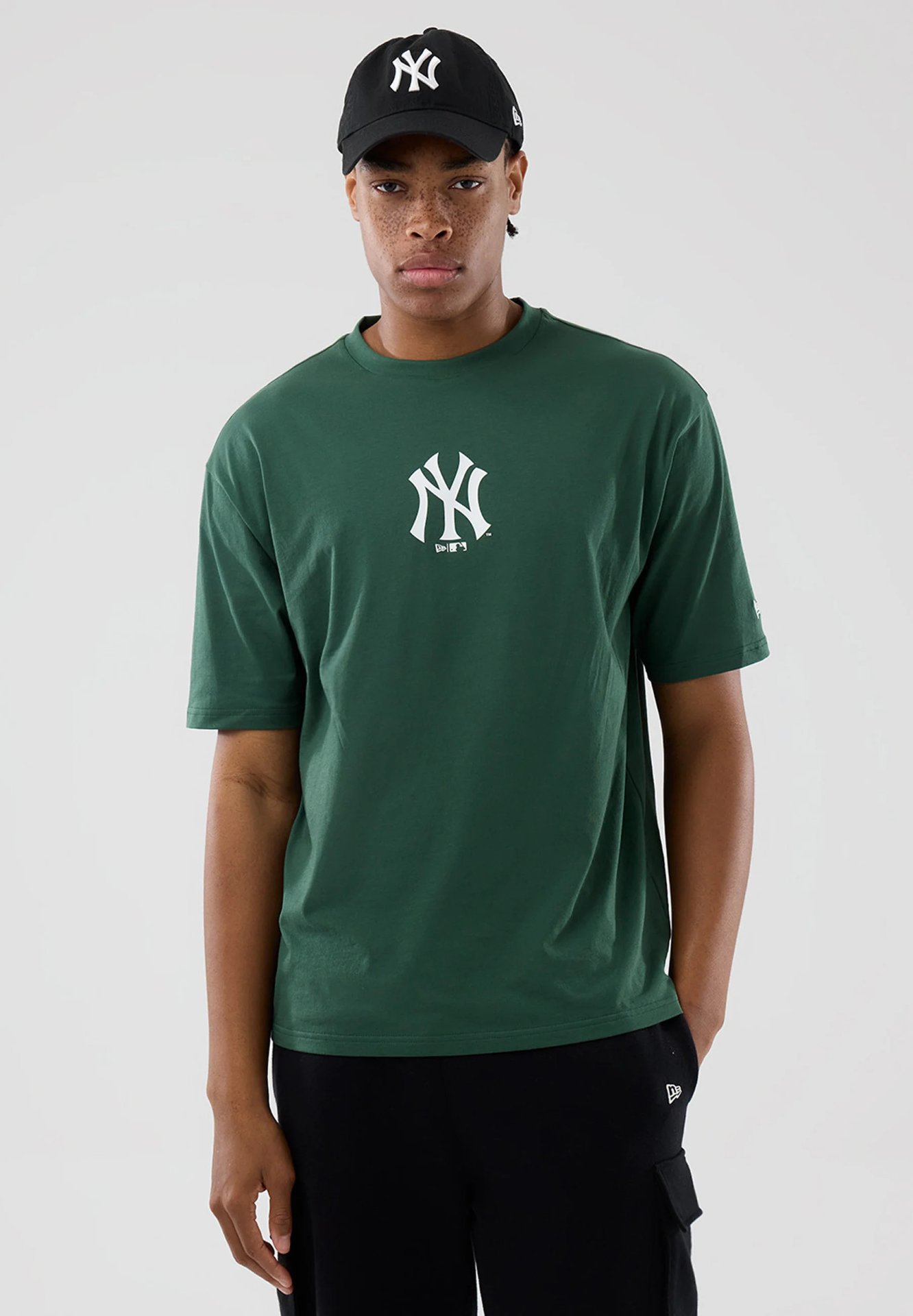 New Era NY Yankees T-Shirt - cig - model_front