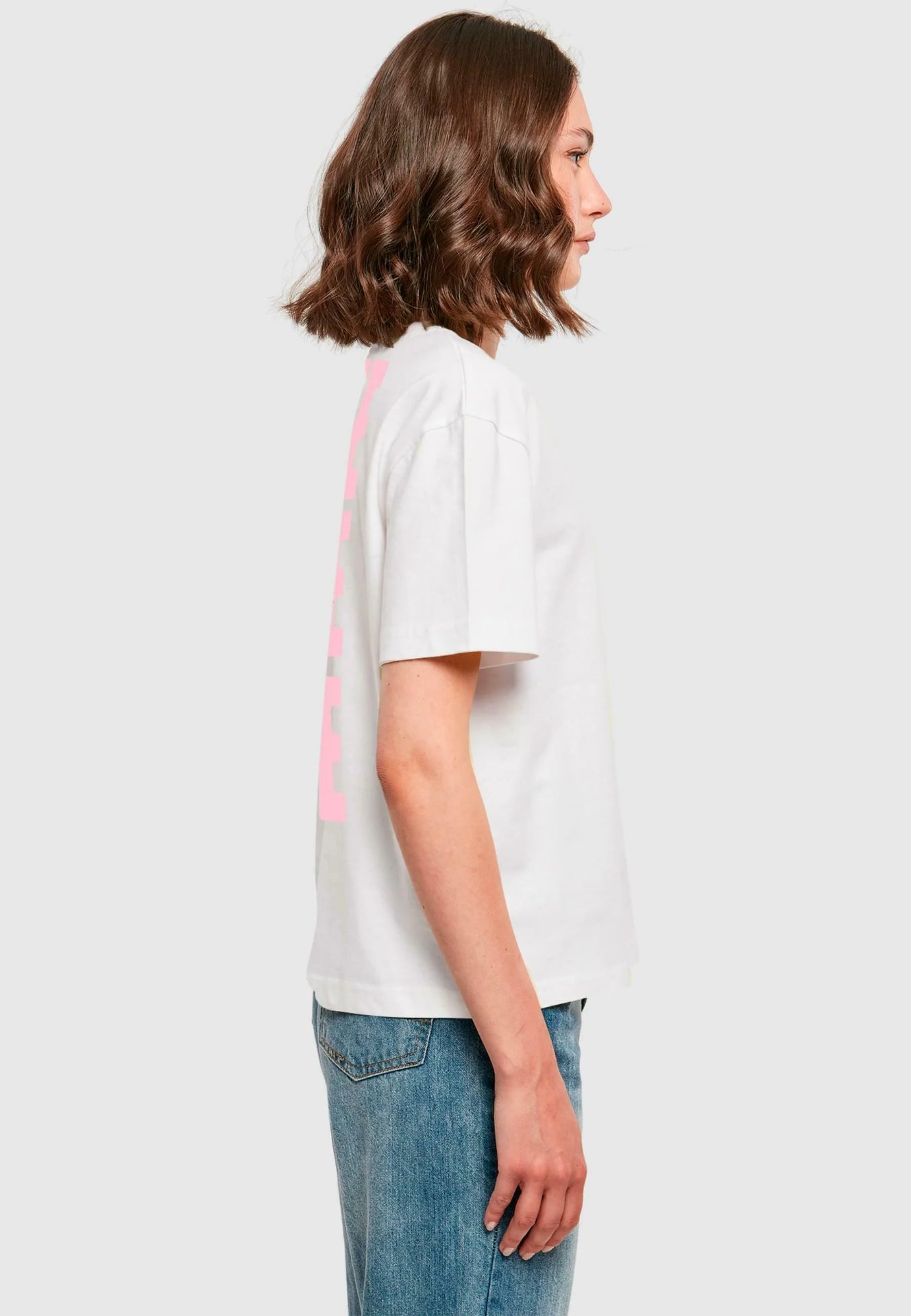 Mister Tee ALL WE NEED IS LOVE TEE – T-Shirt Print – White - Image 4