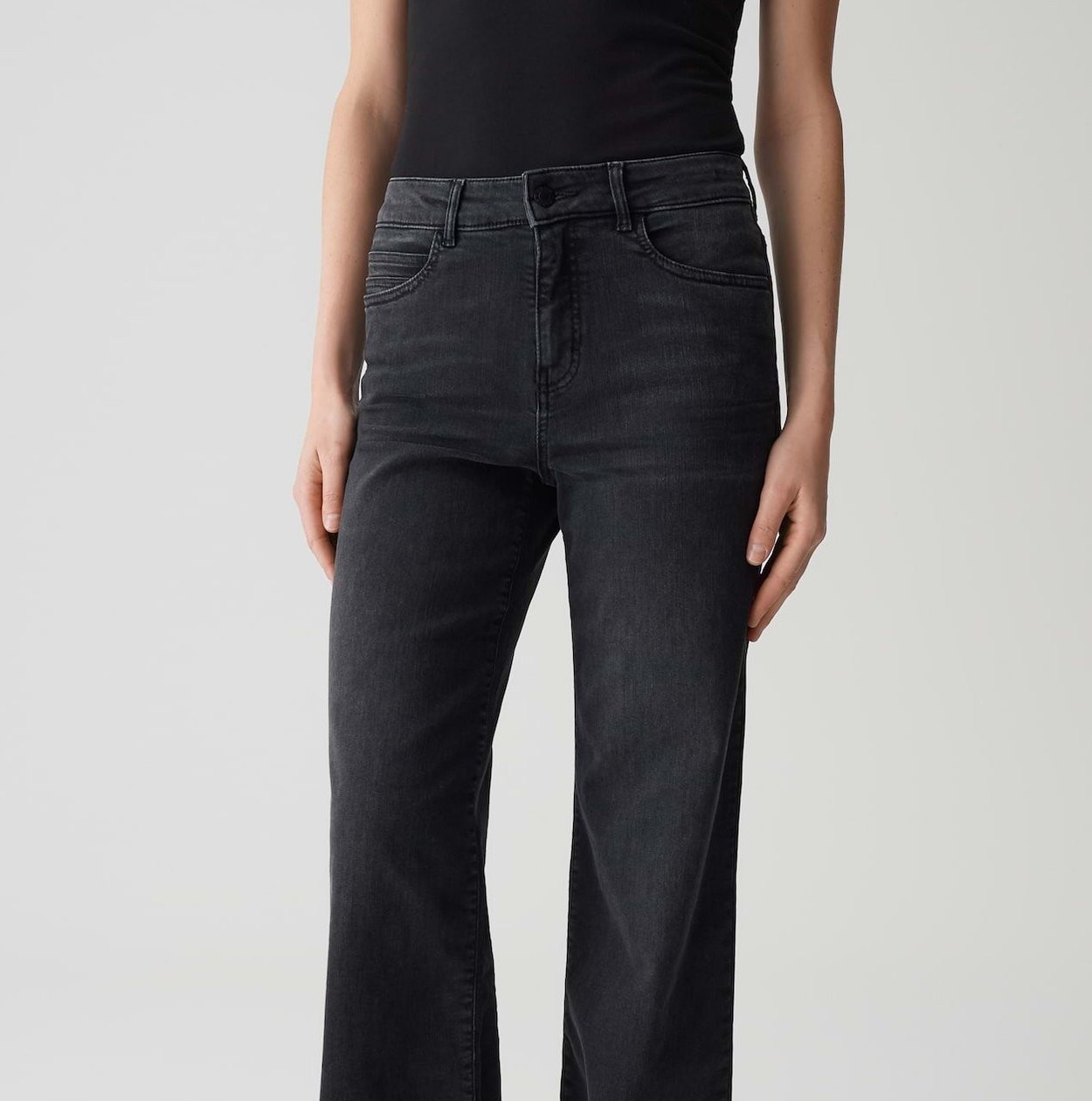OPUS PANTS MID RISE LONG FLARED - Wide Leg Jeans - washed black - Image 2